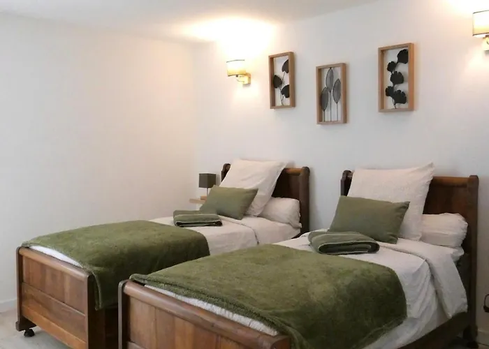 Le Du Chene Rouvre * Corbeil-Cerf